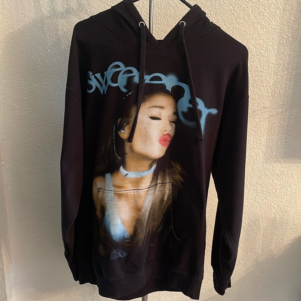 Ariana Grande God is a Woman tour hoodie